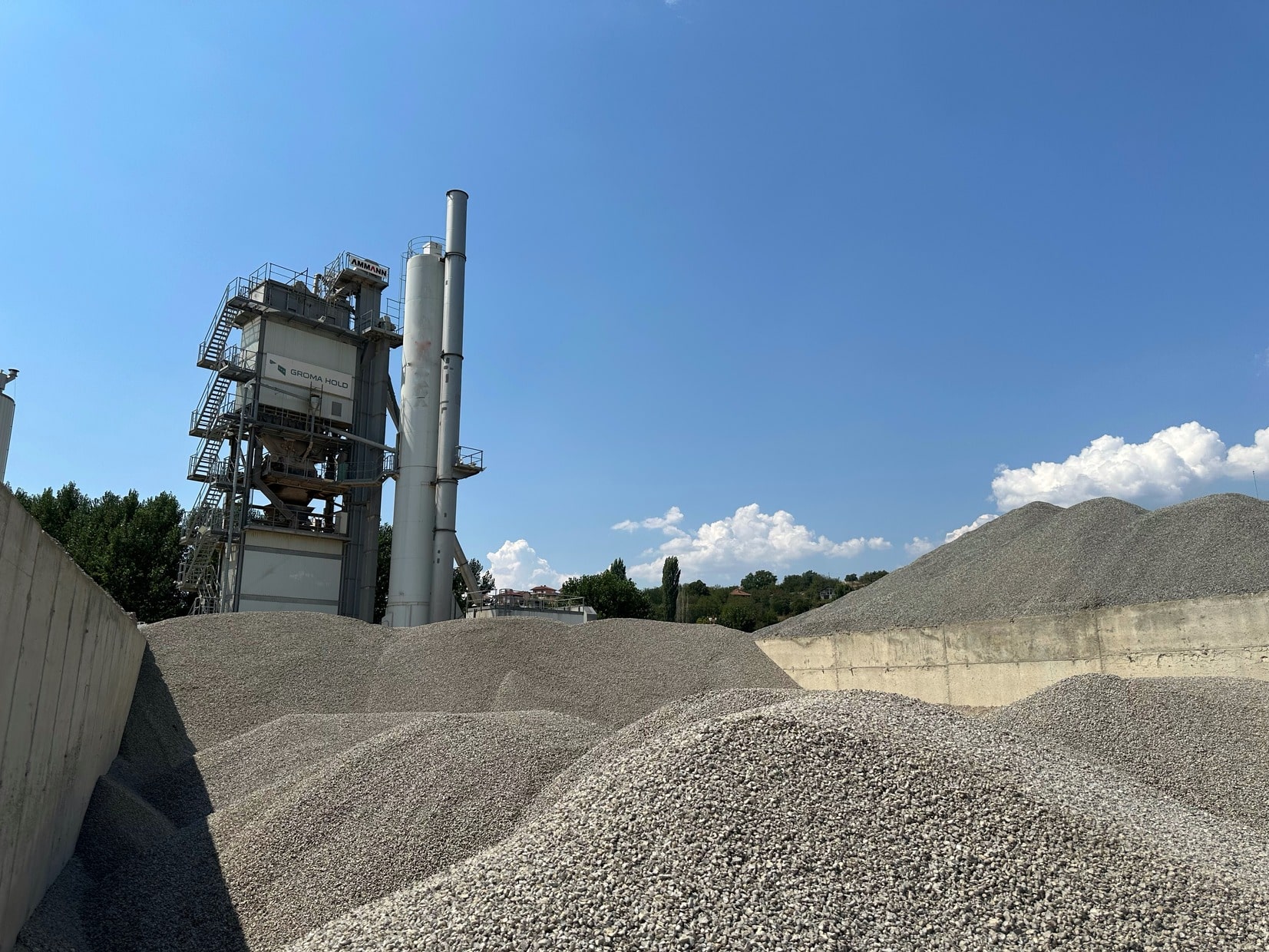 Добив, обработка и производство на инертни материали